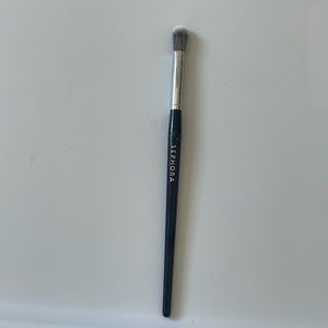 Sephora smoky crease number 31 eyeshadow brush